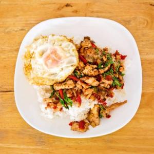 Poulet sauté au basilic thaï + nouilles