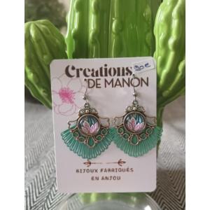 Boucles green flower